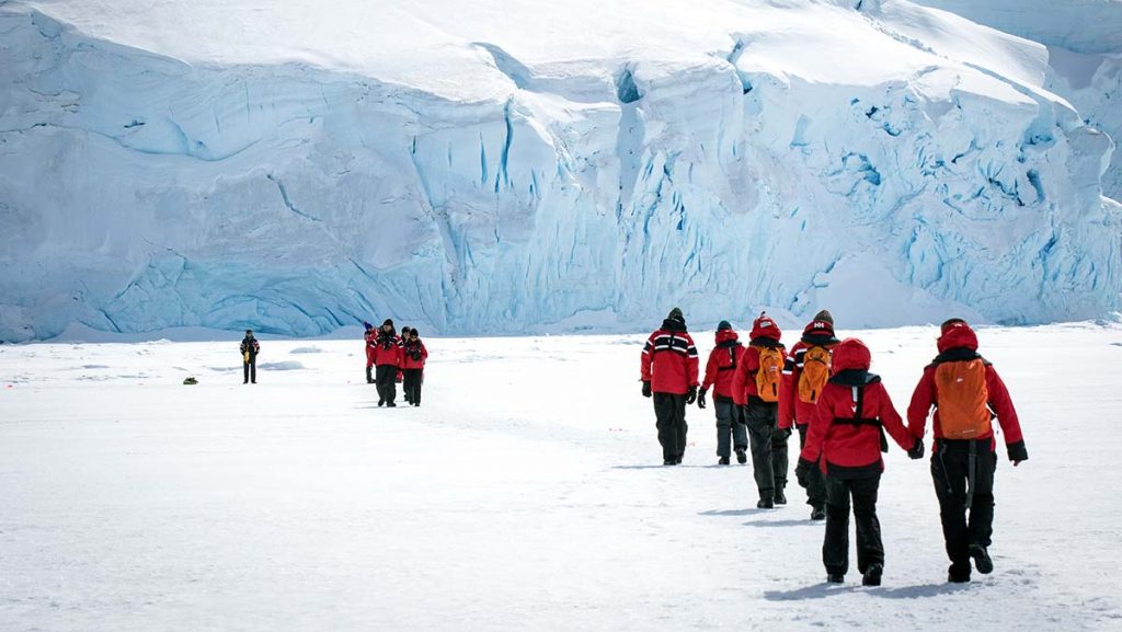 PL Snowy Hikers Glacier 2