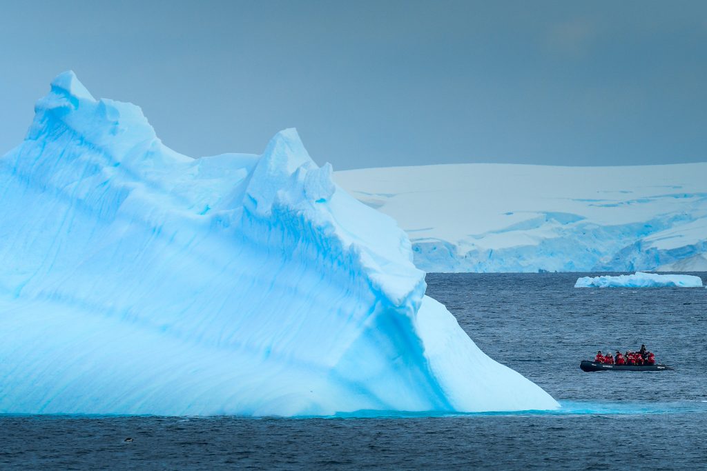 The Antarctic Circle travel deep to the Antarctic Circle