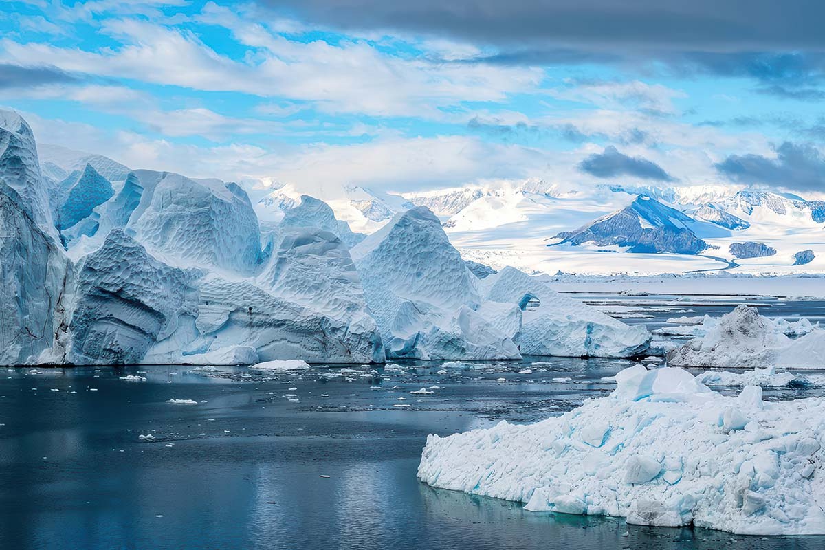 distant-sun-behind-glacier